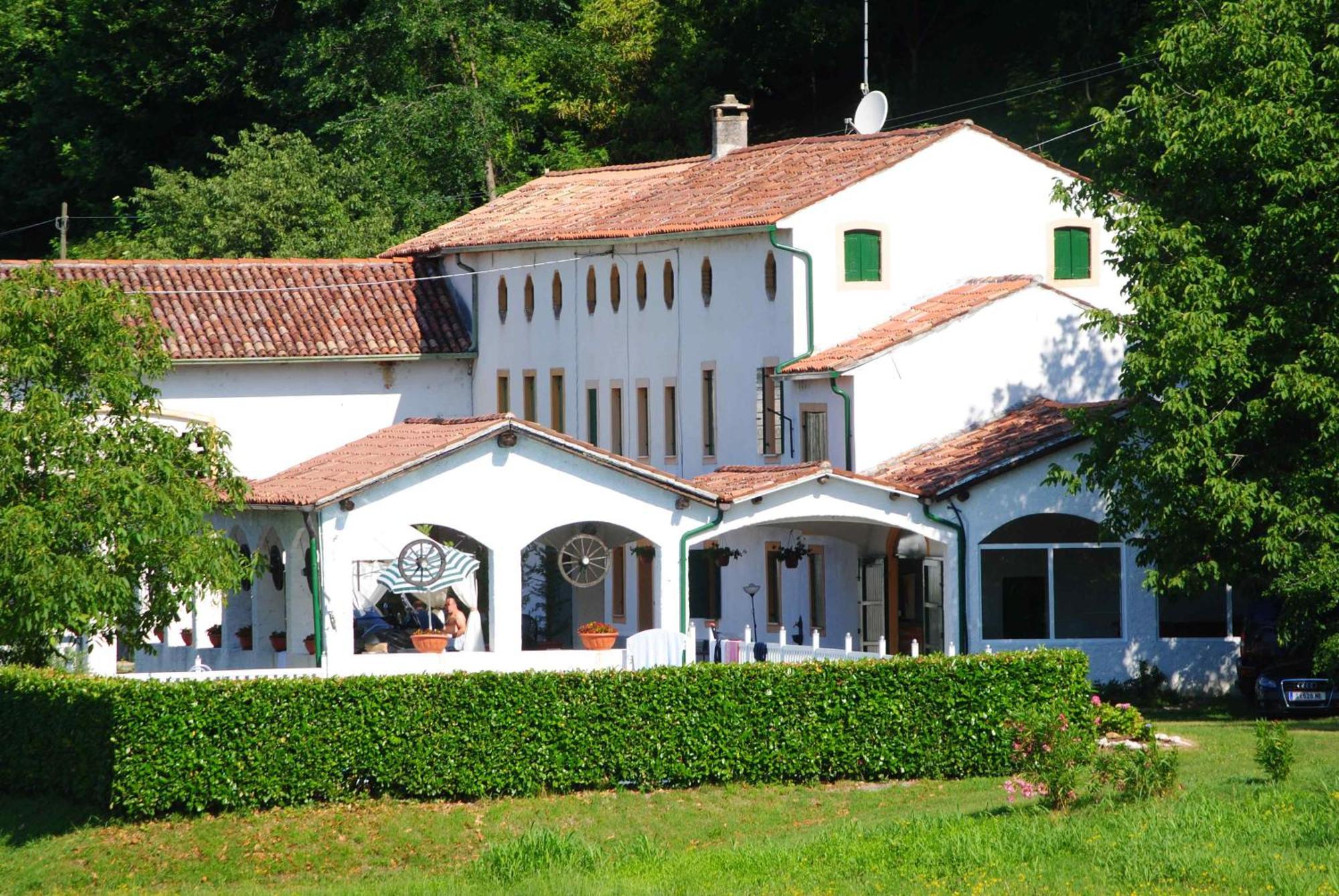 Appartamenti Vacanza Tra Venezia E Le Dolomiti Vittorio Veneto Exterior photo